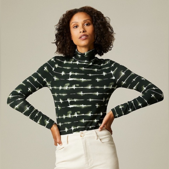 Hudson North- Green and White abstract Turtleneck- size large - Picture 12 of 12